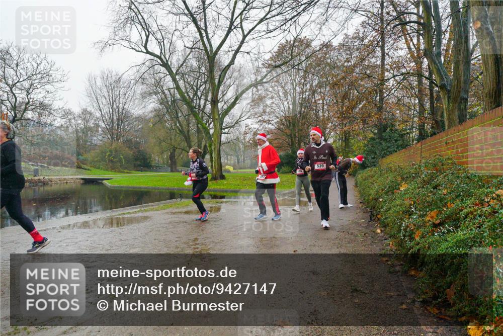 07.12.2025 - St. Pauli X-Mass-Run No. 15 Michael Burmester http://msf.ph/oto/9427147 07.12.2025 11:06:47 Laufen 579, 539 meine-sportfotos.de