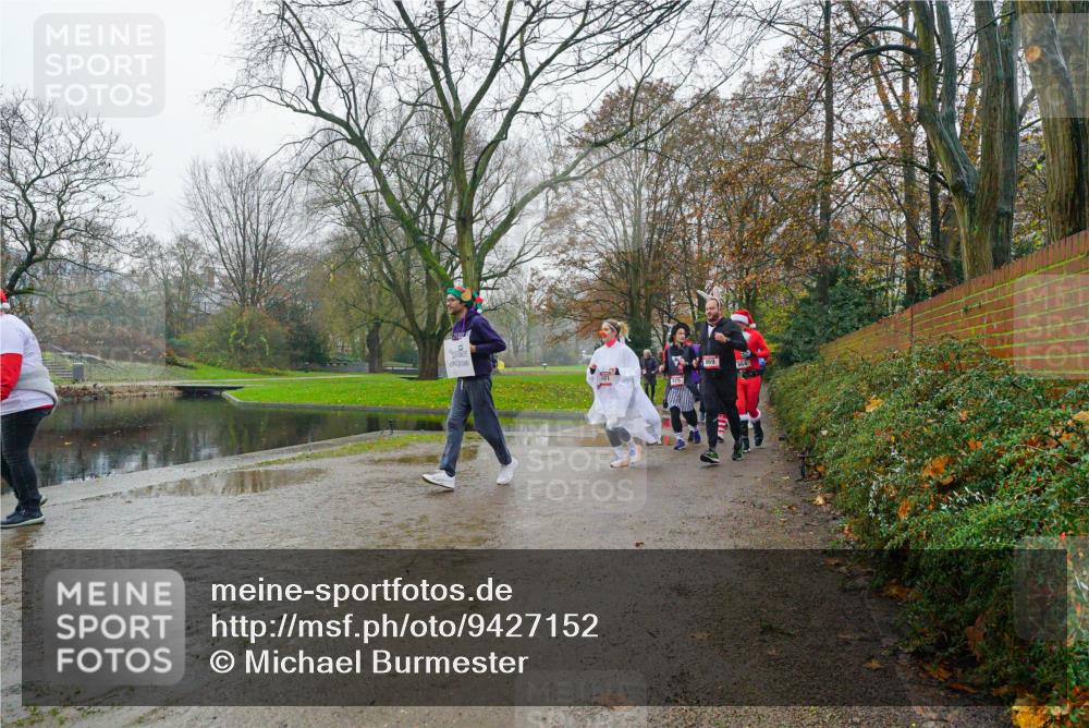 07.12.2025 - St. Pauli X-Mass-Run No. 15 Michael Burmester http://msf.ph/oto/9427152 07.12.2025 11:06:56 Laufen 101, 869, 864 meine-sportfotos.de