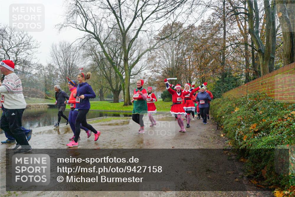 07.12.2025 - St. Pauli X-Mass-Run No. 15 Michael Burmester http://msf.ph/oto/9427158 07.12.2025 11:07:03 Laufen 32, 40, 838, 2809, 1925, 1922, 24, 1941 meine-sportfotos.de