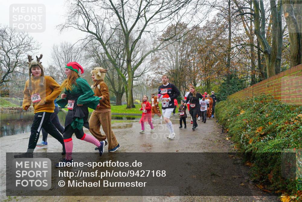 07.12.2025 - St. Pauli X-Mass-Run No. 15 Michael Burmester http://msf.ph/oto/9427168 07.12.2025 11:07:13 Laufen 2430, 29, 3149, 354 meine-sportfotos.de