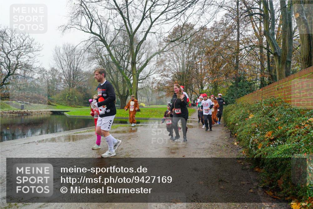 07.12.2025 - St. Pauli X-Mass-Run No. 15 Michael Burmester http://msf.ph/oto/9427169 07.12.2025 11:07:14 Laufen 314, 378, 354, 4843 meine-sportfotos.de