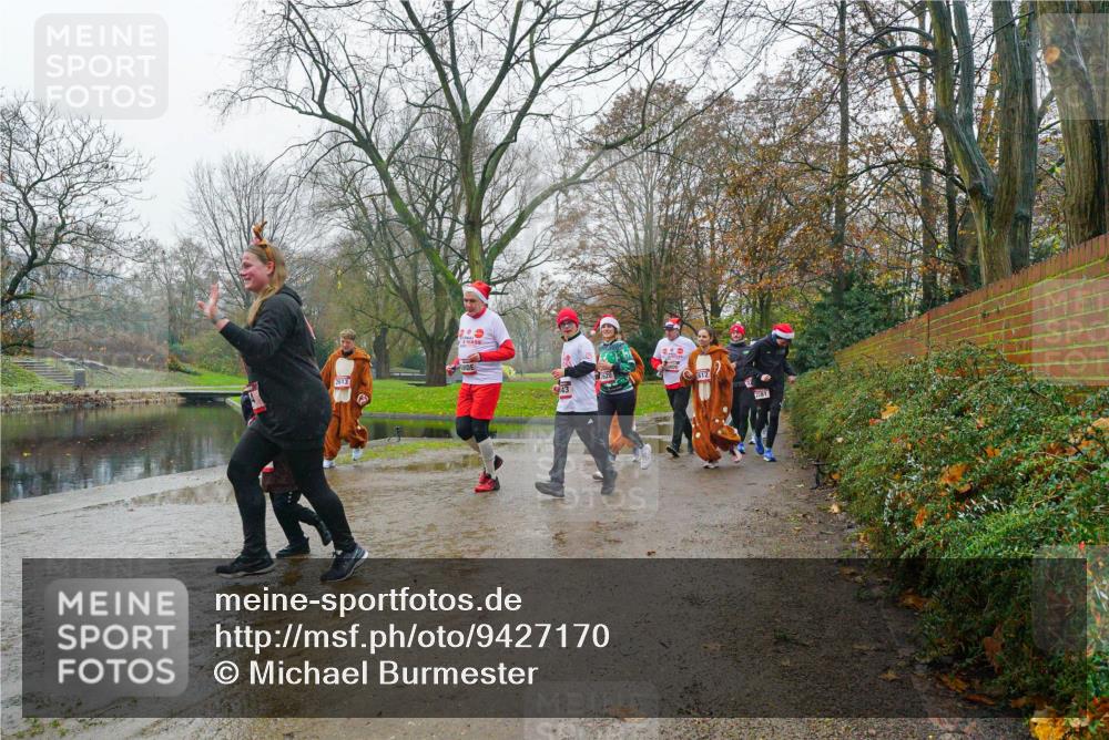 07.12.2025 - St. Pauli X-Mass-Run No. 15 Michael Burmester http://msf.ph/oto/9427170 07.12.2025 11:07:15 Laufen 2613, 43, 520, 612, 2281 meine-sportfotos.de