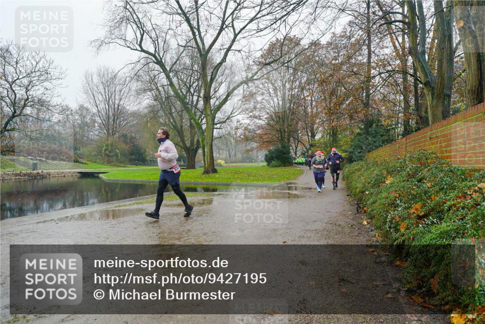 07.12.2025 - St. Pauli X-Mass-Run No. 15 Michael Burmester http://msf.ph/oto/9427195 07.12.2025 11:08:02 Laufen  meine-sportfotos.de