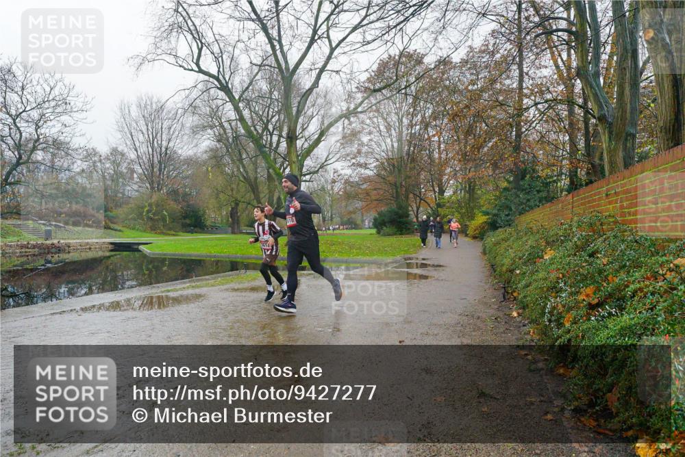 07.12.2025 - St. Pauli X-Mass-Run No. 15 Michael Burmester http://msf.ph/oto/9427277 07.12.2025 11:18:54 Laufen  meine-sportfotos.de