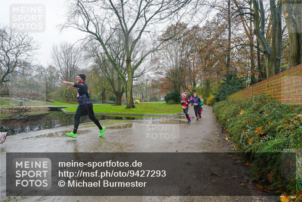 07.12.2025 - St. Pauli X-Mass-Run No. 15 Michael Burmester http://msf.ph/oto/9427293 07.12.2025 11:20:22 Laufen 1956 meine-sportfotos.de