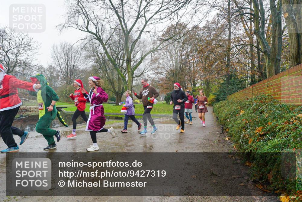 07.12.2025 - St. Pauli X-Mass-Run No. 15 Michael Burmester http://msf.ph/oto/9427319 07.12.2025 11:21:11 Laufen 124, 2561 meine-sportfotos.de