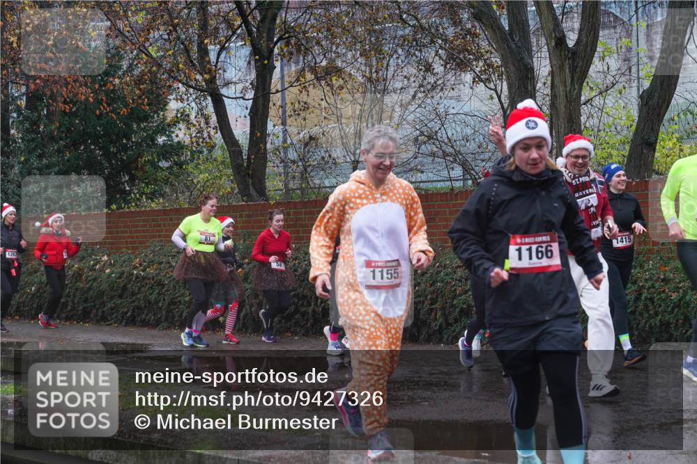 07.12.2025 - St. Pauli X-Mass-Run No. 15 Michael Burmester http://msf.ph/oto/9427326 07.12.2025 10:24:30 Laufen 1267, 81, 1155, 1166, 1415 meine-sportfotos.de