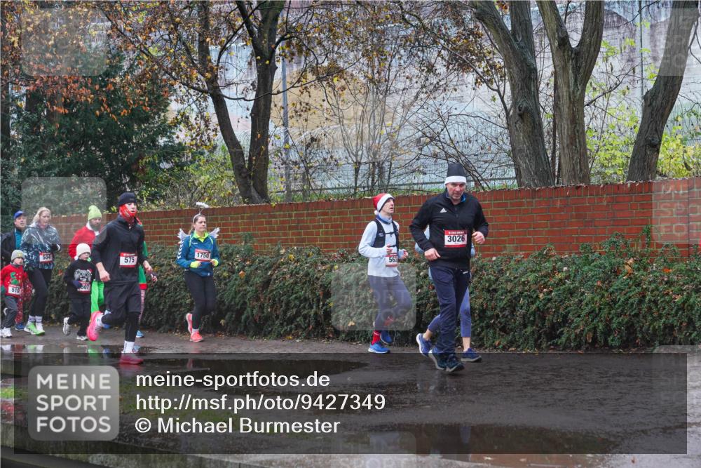 07.12.2025 - St. Pauli X-Mass-Run No. 15 Michael Burmester http://msf.ph/oto/9427349 07.12.2025 10:24:39 Laufen 510, 504, 507, 575, 1750, 563, 3026 meine-sportfotos.de