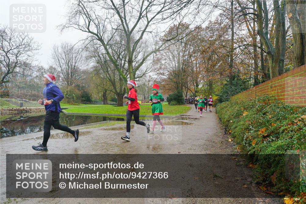 07.12.2025 - St. Pauli X-Mass-Run No. 15 Michael Burmester http://msf.ph/oto/9427366 07.12.2025 11:21:46 Laufen 2122 meine-sportfotos.de
