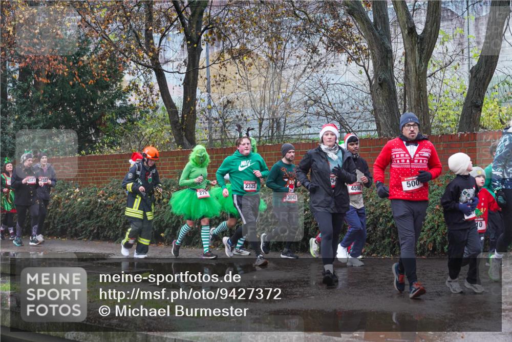07.12.2025 - St. Pauli X-Mass-Run No. 15 Michael Burmester http://msf.ph/oto/9427372 07.12.2025 10:24:45 Laufen 2327, 2332, 279, 2325, 00, 4598, 3042, 3045, 500, 10 meine-sportfotos.de