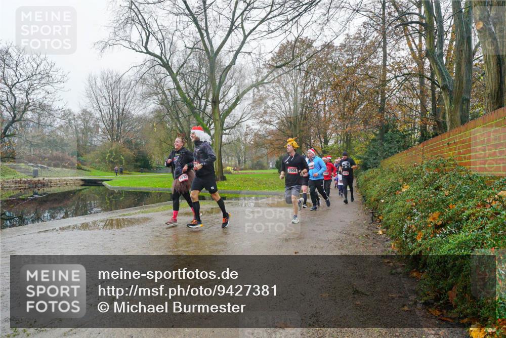 07.12.2025 - St. Pauli X-Mass-Run No. 15 Michael Burmester http://msf.ph/oto/9427381 07.12.2025 11:22:03 Laufen 1032, 3508 meine-sportfotos.de