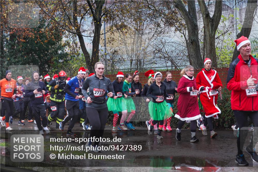 07.12.2025 - St. Pauli X-Mass-Run No. 15 Michael Burmester http://msf.ph/oto/9427389 07.12.2025 10:24:50 Laufen 3038, 2734, 262, 1041, 46, 45, 2733, 1040, 513, 553, 059, 302 meine-sportfotos.de