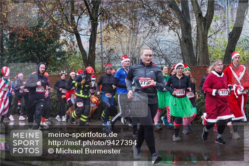07.12.2025 - St. Pauli X-Mass-Run No. 15 Michael Burmester http://msf.ph/oto/9427394 07.12.2025 10:24:51 Laufen 1171, 459, 29, 2734, 1167, 262, 2324, 4622, 273, 1059, 1060, 513 meine-sportfotos.de