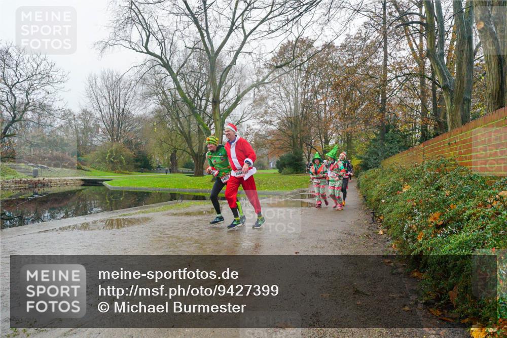 07.12.2025 - St. Pauli X-Mass-Run No. 15 Michael Burmester http://msf.ph/oto/9427399 07.12.2025 11:22:15 Laufen 3465, 3466 meine-sportfotos.de