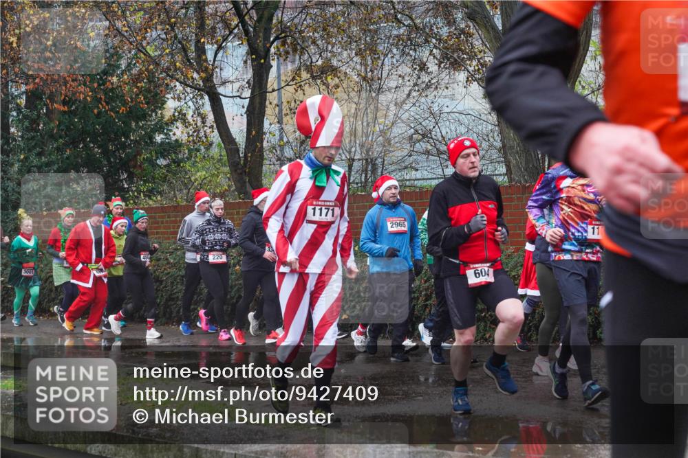 07.12.2025 - St. Pauli X-Mass-Run No. 15 Michael Burmester http://msf.ph/oto/9427409 07.12.2025 10:24:55 Laufen 486, 3001, 220, 1171, 2965, 604 meine-sportfotos.de