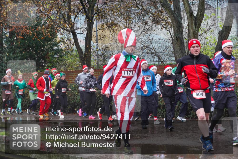 07.12.2025 - St. Pauli X-Mass-Run No. 15 Michael Burmester http://msf.ph/oto/9427411 07.12.2025 10:24:56 Laufen 2992, 3001, 499, 4863, 1171, 2965, 2960, 74, 604, 119 meine-sportfotos.de