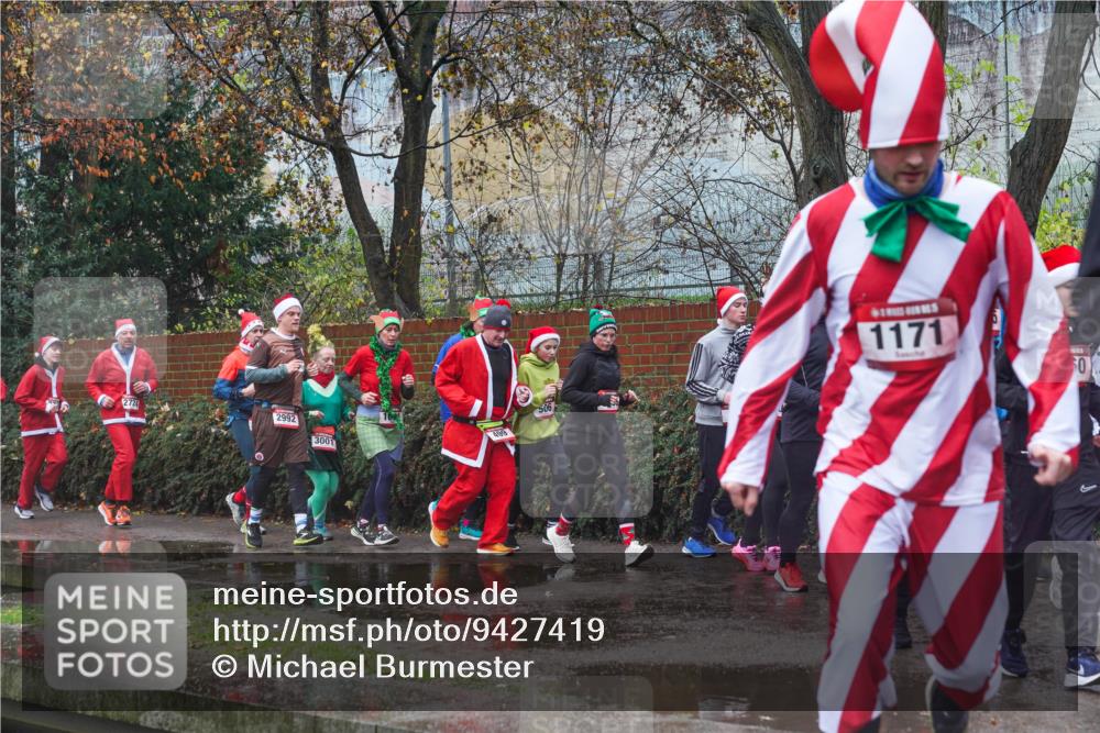 07.12.2025 - St. Pauli X-Mass-Run No. 15 Michael Burmester http://msf.ph/oto/9427419 07.12.2025 10:24:57 Laufen 2724, 2992, 3001, 1171, 50 meine-sportfotos.de