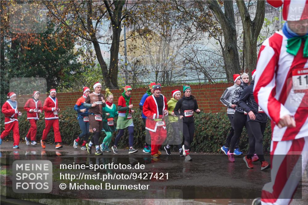 07.12.2025 - St. Pauli X-Mass-Run No. 15 Michael Burmester http://msf.ph/oto/9427421 07.12.2025 10:24:58 Laufen 444, 272, 2992, 3392, 3001, 499, 4863, 11 meine-sportfotos.de