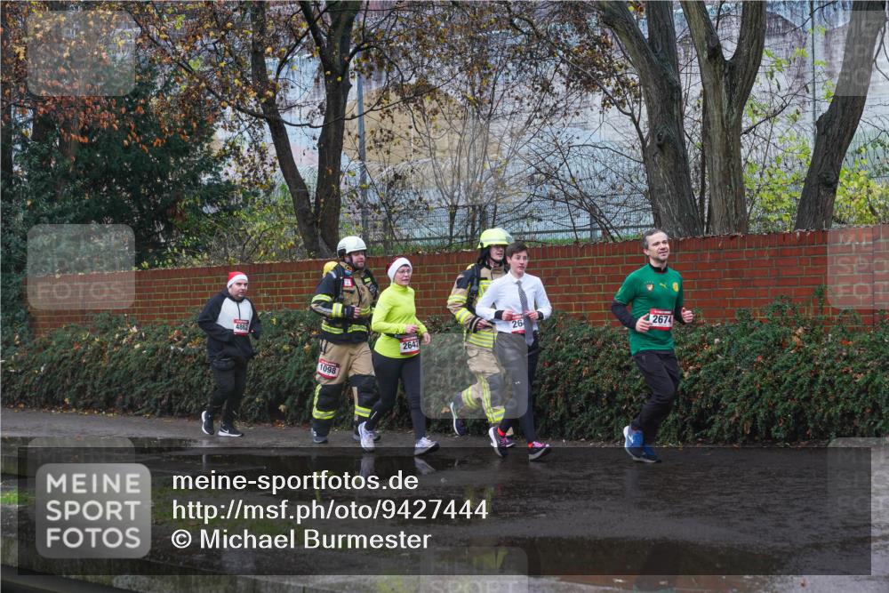 07.12.2025 - St. Pauli X-Mass-Run No. 15 Michael Burmester http://msf.ph/oto/9427444 07.12.2025 10:25:23 Laufen 4862, 1098, 2642, 26, 2674 meine-sportfotos.de
