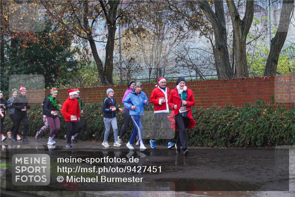 07.12.2025 - St. Pauli X-Mass-Run No. 15 Michael Burmester http://msf.ph/oto/9427451 07.12.2025 10:25:30 Laufen 4880 meine-sportfotos.de