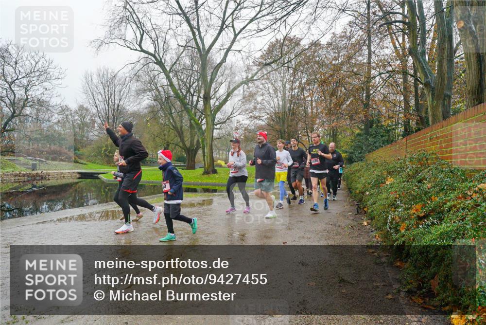 07.12.2025 - St. Pauli X-Mass-Run No. 15 Michael Burmester http://msf.ph/oto/9427455 07.12.2025 11:23:10 Laufen 10, 1433, 3885, 3880 meine-sportfotos.de