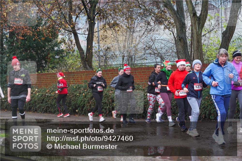 07.12.2025 - St. Pauli X-Mass-Run No. 15 Michael Burmester http://msf.ph/oto/9427460 07.12.2025 10:25:33 Laufen 1274, 4868, 1182, 449, 73 meine-sportfotos.de