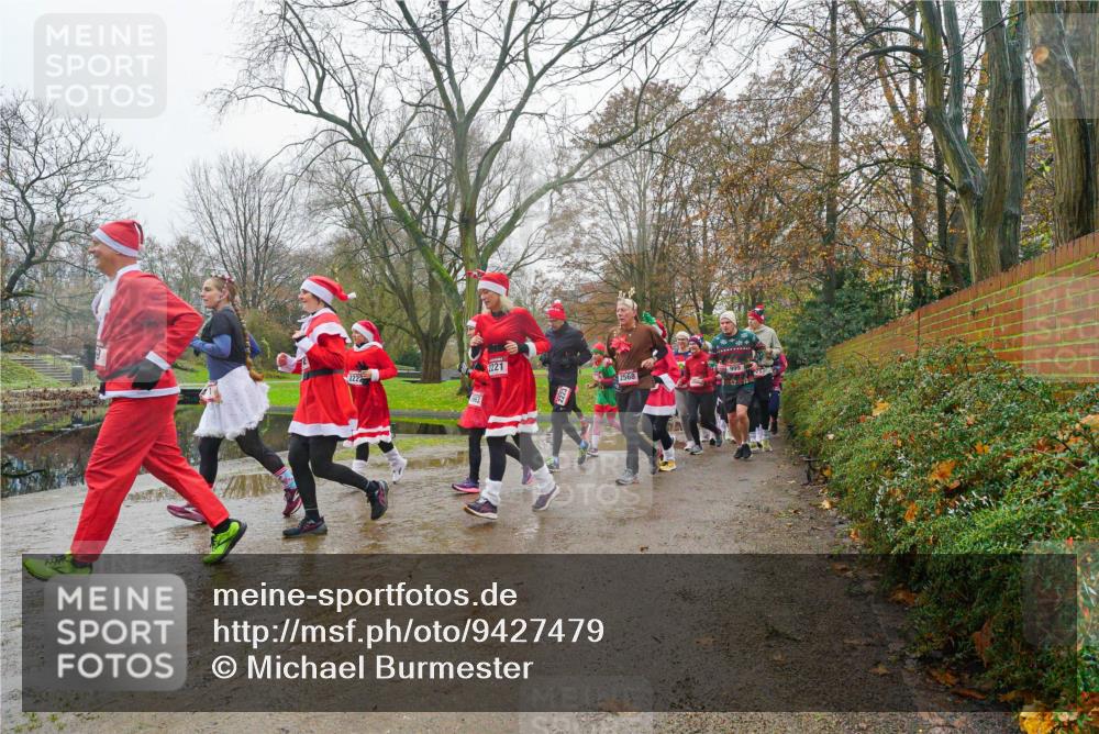 07.12.2025 - St. Pauli X-Mass-Run No. 15 Michael Burmester http://msf.ph/oto/9427479 07.12.2025 11:23:20 Laufen 2222, 2221, 2568 meine-sportfotos.de