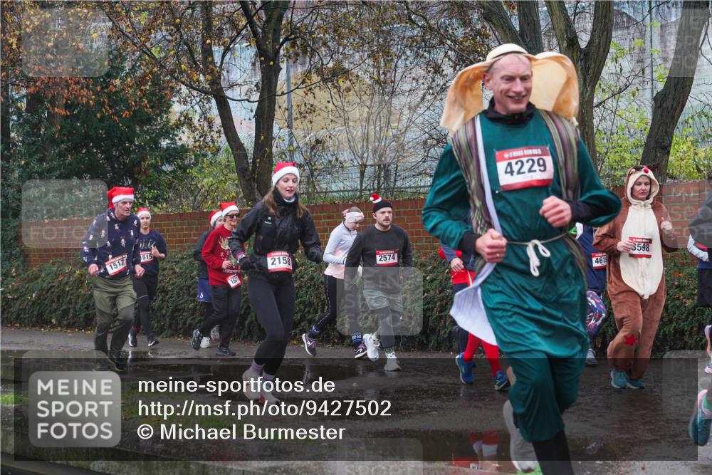 07.12.2025 - St. Pauli X-Mass-Run No. 15 Michael Burmester http://msf.ph/oto/9427502 07.12.2025 10:26:01 Laufen 1517, 515, 1521, 2158, 2574, 4229, 4619, 3598 meine-sportfotos.de
