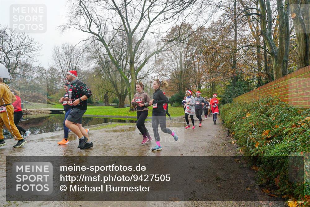 07.12.2025 - St. Pauli X-Mass-Run No. 15 Michael Burmester http://msf.ph/oto/9427505 07.12.2025 11:23:30 Laufen 42, 2971, 2231 meine-sportfotos.de