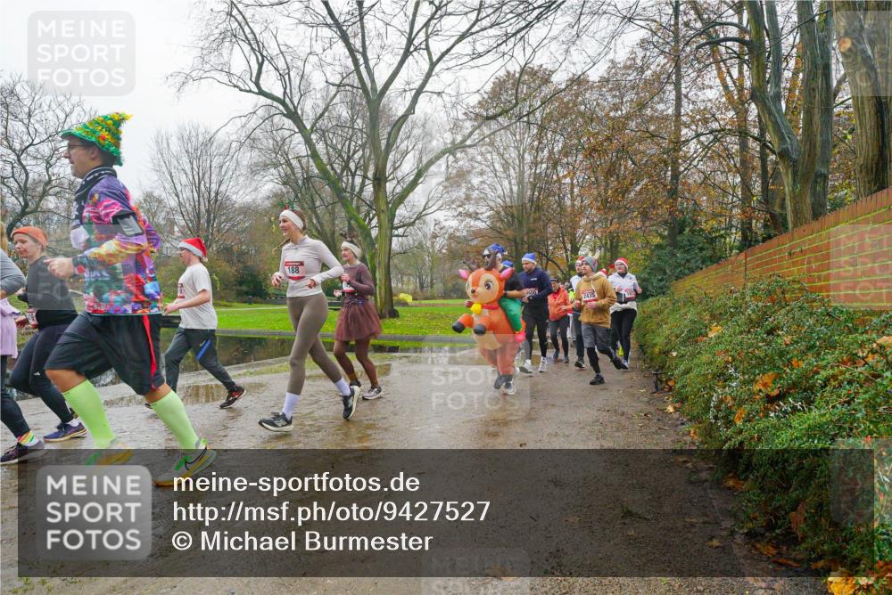 07.12.2025 - St. Pauli X-Mass-Run No. 15 Michael Burmester http://msf.ph/oto/9427527 07.12.2025 11:23:39 Laufen 188, 4600, 2435 meine-sportfotos.de