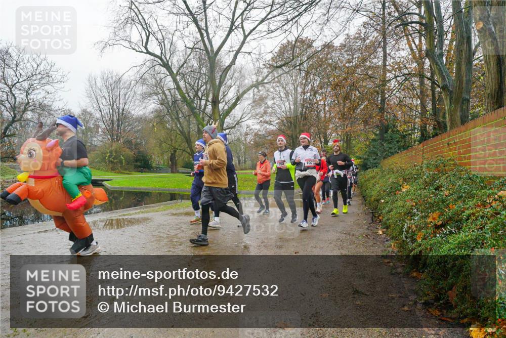07.12.2025 - St. Pauli X-Mass-Run No. 15 Michael Burmester http://msf.ph/oto/9427532 07.12.2025 11:23:40 Laufen 1073 meine-sportfotos.de