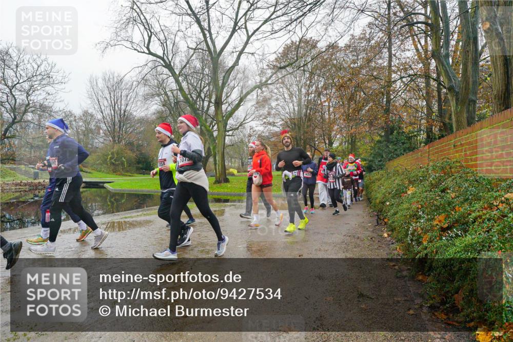 07.12.2025 - St. Pauli X-Mass-Run No. 15 Michael Burmester http://msf.ph/oto/9427534 07.12.2025 11:23:41 Laufen 1058, 107, 3624 meine-sportfotos.de