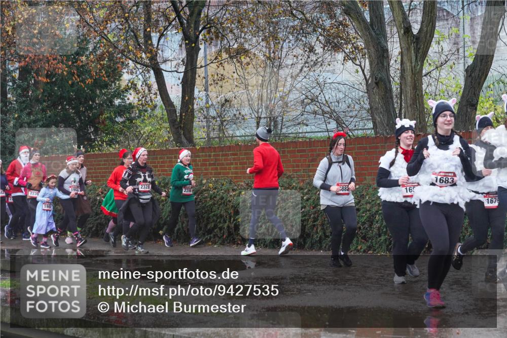 07.12.2025 - St. Pauli X-Mass-Run No. 15 Michael Burmester http://msf.ph/oto/9427535 07.12.2025 10:26:15 Laufen 2239, 198, 2328, 1982, 882, 16, 1683, 1679 meine-sportfotos.de
