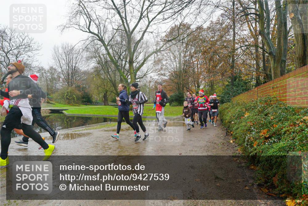 07.12.2025 - St. Pauli X-Mass-Run No. 15 Michael Burmester http://msf.ph/oto/9427539 07.12.2025 11:23:43 Laufen 630, 1540 meine-sportfotos.de