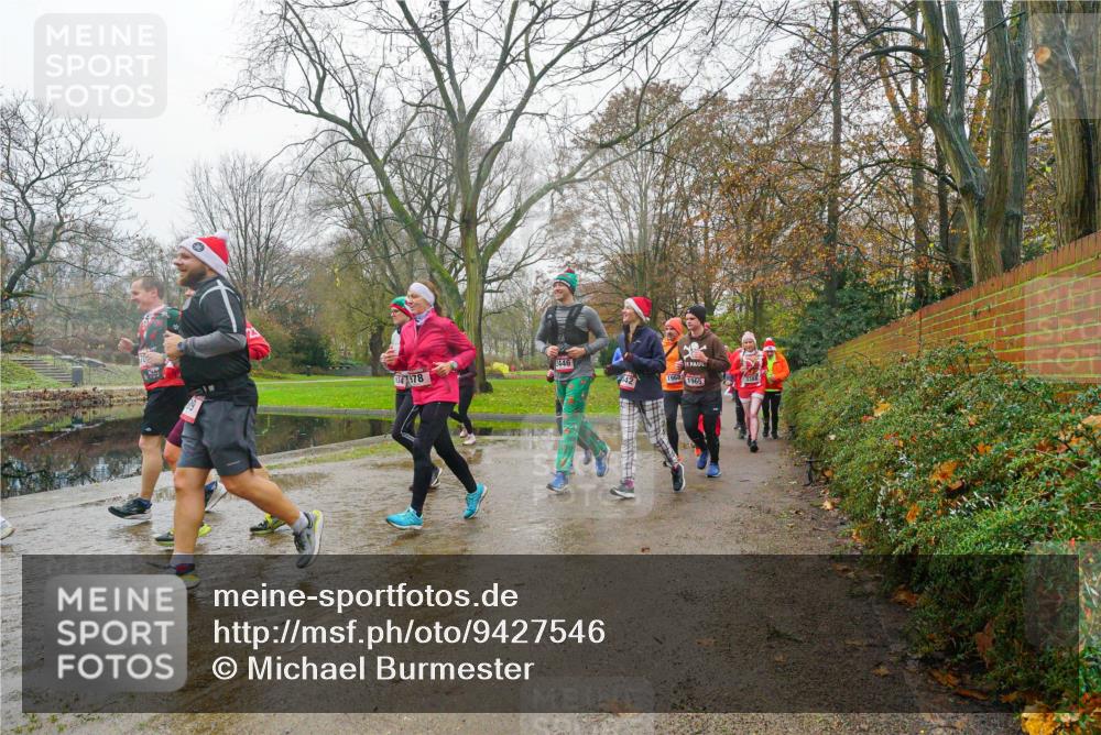 07.12.2025 - St. Pauli X-Mass-Run No. 15 Michael Burmester http://msf.ph/oto/9427546 07.12.2025 11:23:46 Laufen 2446, 34978, 1965 meine-sportfotos.de