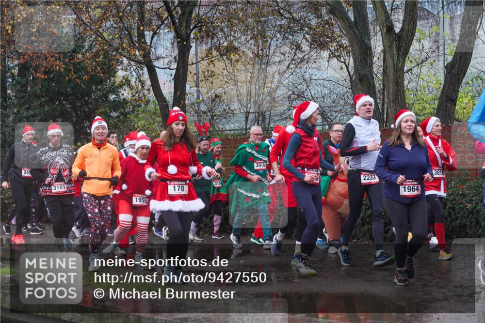 07.12.2025 - St. Pauli X-Mass-Run No. 15 Michael Burmester http://msf.ph/oto/9427550 07.12.2025 10:26:22 Laufen 249, 43101, 178, 1955, 310, 3019, 2233, 1964, 3018, 7 meine-sportfotos.de
