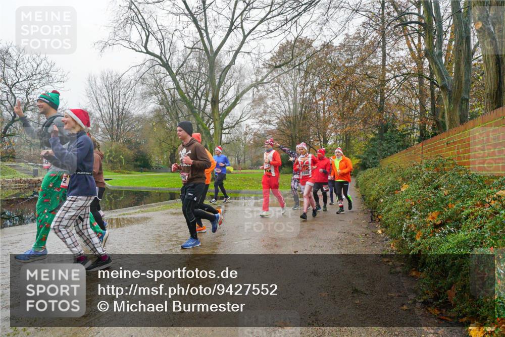 07.12.2025 - St. Pauli X-Mass-Run No. 15 Michael Burmester http://msf.ph/oto/9427552 07.12.2025 11:23:48 Laufen 2, 2844, 3388 meine-sportfotos.de