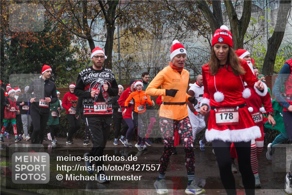 07.12.2025 - St. Pauli X-Mass-Run No. 15 Michael Burmester http://msf.ph/oto/9427557 07.12.2025 10:26:24 Laufen 4615, 2490, 4866, 153, 3101, 25, 2566, 178, 955 meine-sportfotos.de