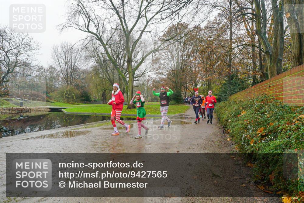 07.12.2025 - St. Pauli X-Mass-Run No. 15 Michael Burmester http://msf.ph/oto/9427565 07.12.2025 11:23:56 Laufen 2717, 3657, 125 meine-sportfotos.de