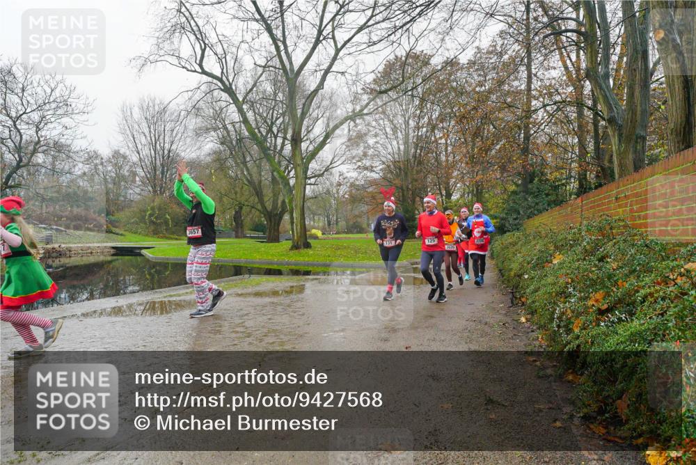 07.12.2025 - St. Pauli X-Mass-Run No. 15 Michael Burmester http://msf.ph/oto/9427568 07.12.2025 11:23:58 Laufen 3657, 131, 125, 2206, 3620 meine-sportfotos.de