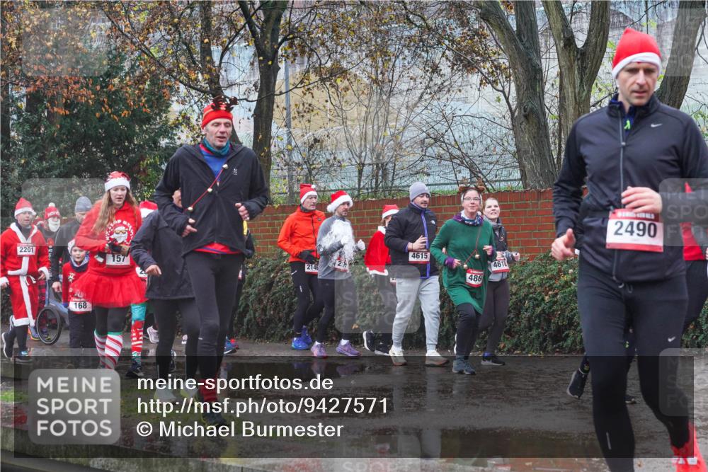 07.12.2025 - St. Pauli X-Mass-Run No. 15 Michael Burmester http://msf.ph/oto/9427571 07.12.2025 10:26:28 Laufen 2201, 168, 4615, 157, 2146, 486, 4618, 2490 meine-sportfotos.de