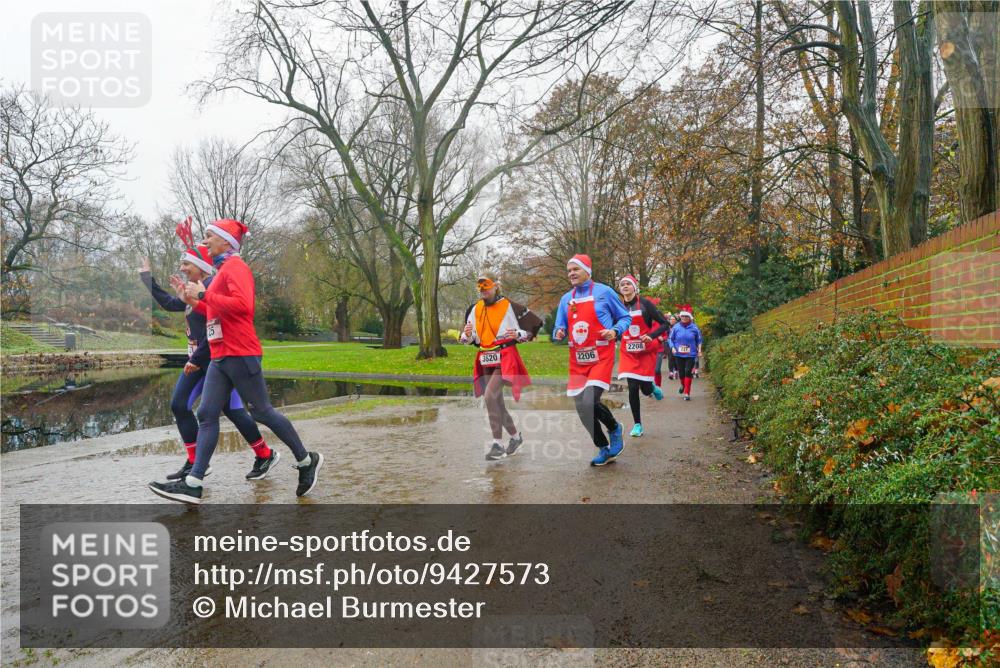 07.12.2025 - St. Pauli X-Mass-Run No. 15 Michael Burmester http://msf.ph/oto/9427573 07.12.2025 11:23:59 Laufen 3620, 2208, 2206 meine-sportfotos.de