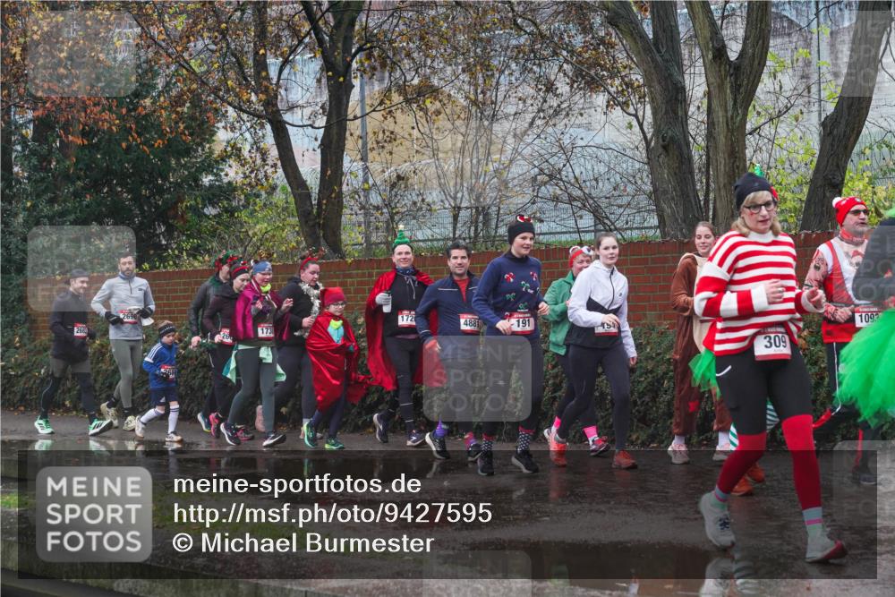 07.12.2025 - St. Pauli X-Mass-Run No. 15 Michael Burmester http://msf.ph/oto/9427595 07.12.2025 10:26:37 Laufen 268, 2690, 172, 1731, 4881, 191, 753, 309, 1093 meine-sportfotos.de