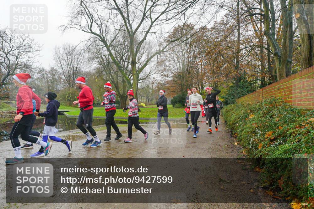07.12.2025 - St. Pauli X-Mass-Run No. 15 Michael Burmester http://msf.ph/oto/9427599 07.12.2025 11:24:16 Laufen 2010, 2798, 3672 meine-sportfotos.de