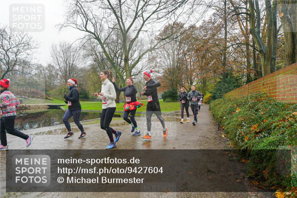 07.12.2025 - St. Pauli X-Mass-Run No. 15 Michael Burmester http://msf.ph/oto/9427604 07.12.2025 11:24:18 Laufen 3676, 672, 210, 2928 meine-sportfotos.de