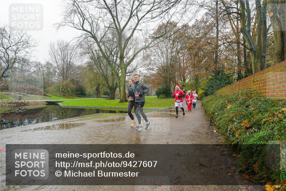 07.12.2025 - St. Pauli X-Mass-Run No. 15 Michael Burmester http://msf.ph/oto/9427607 07.12.2025 11:24:19 Laufen 210, 2928, 4883 meine-sportfotos.de