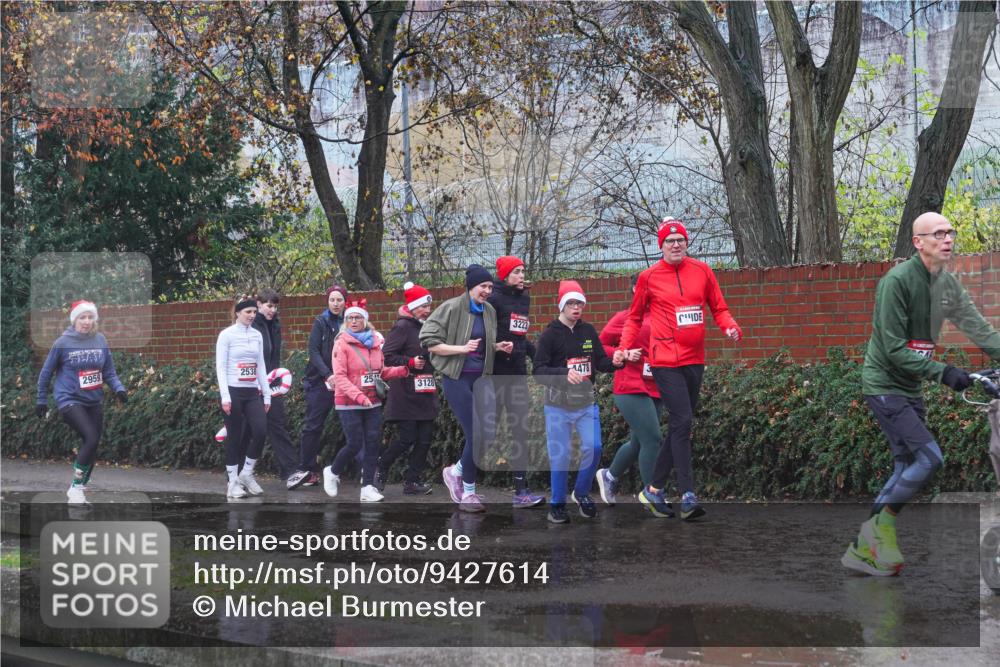 07.12.2025 - St. Pauli X-Mass-Run No. 15 Michael Burmester http://msf.ph/oto/9427614 07.12.2025 10:26:53 Laufen 2959, 2538, 25, 3128, 3223, 478 meine-sportfotos.de