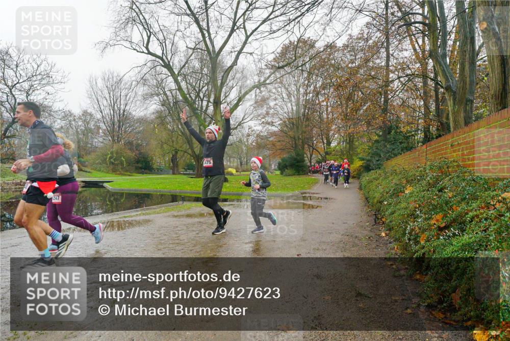 07.12.2025 - St. Pauli X-Mass-Run No. 15 Michael Burmester http://msf.ph/oto/9427623 07.12.2025 11:24:31 Laufen 2547, 2475 meine-sportfotos.de
