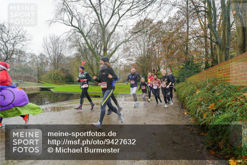 07.12.2025 - St. Pauli X-Mass-Run No. 15 Michael Burmester http://msf.ph/oto/9427632 07.12.2025 11:24:41 Laufen 146, 1523, 1881, 1882, 2441, 2436 meine-sportfotos.de