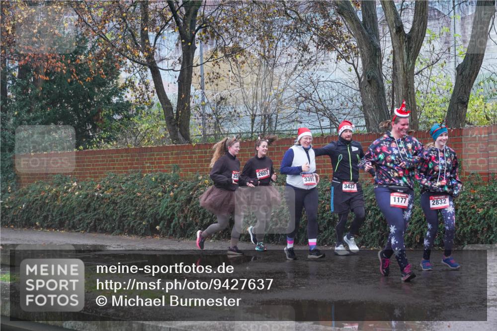 07.12.2025 - St. Pauli X-Mass-Run No. 15 Michael Burmester http://msf.ph/oto/9427637 07.12.2025 10:27:33 Laufen 2607, 259, 3391, 110, 3437, 1177, 2832 meine-sportfotos.de
